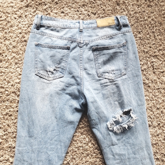 Nasty Gal Distressed Jeans - Picture 4 of 6